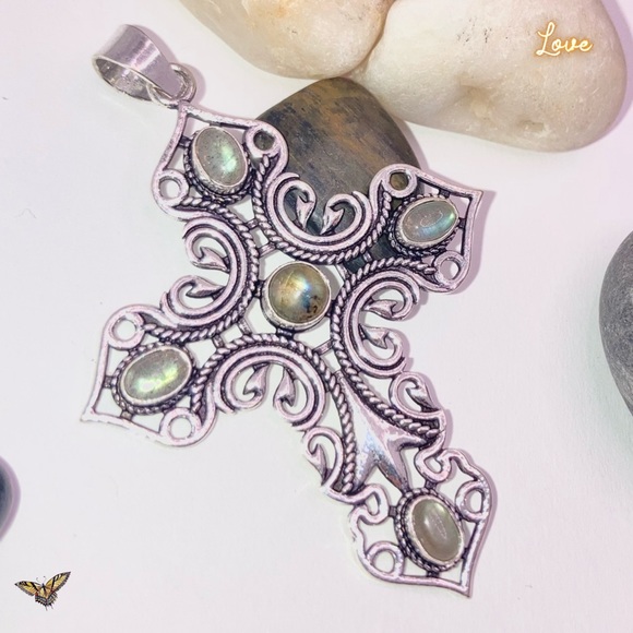 Magical Labradorite Handmade Celtic Cross Pendant - Picture 2 of 7